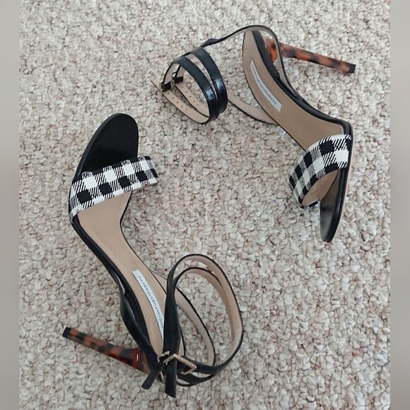 Diane Von Furstenberg Vera Double Buckle Sandal in Black & White size 7.5 - Picture 3 of 10